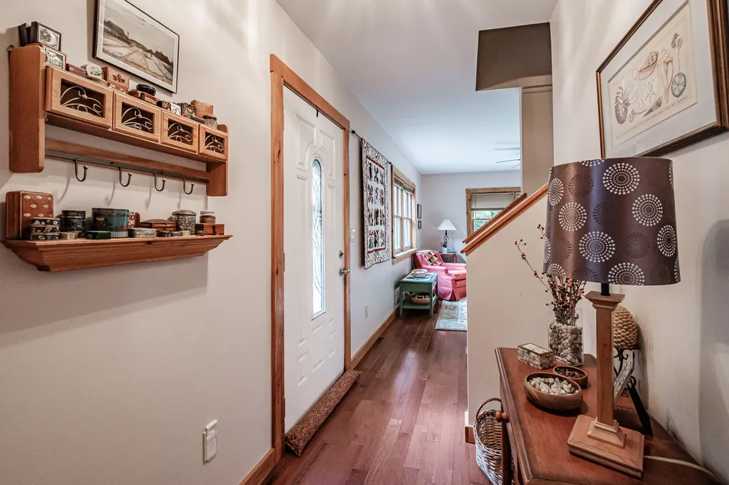 48 Bear Way Norway ME 04268