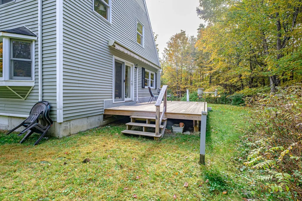 48 Bear Way Norway ME 04268