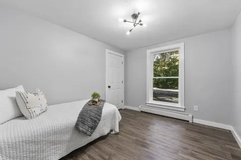 27 Ivanhoe Drive Topsham ME 04086