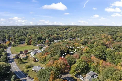 27 Ivanhoe Drive Topsham ME 04086