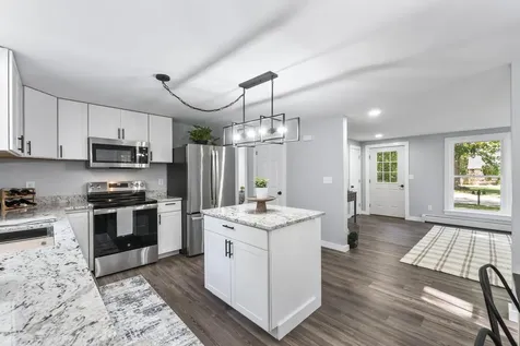 27 Ivanhoe Drive Topsham ME 04086