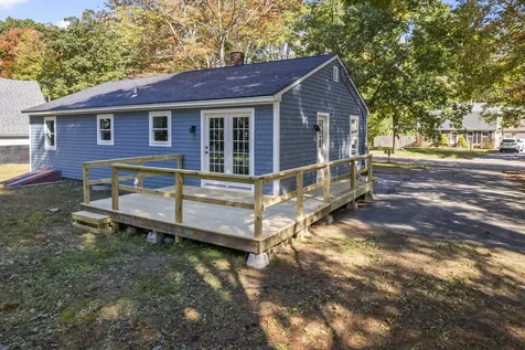 27 Ivanhoe Drive Topsham ME 04086