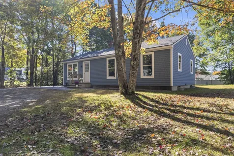 27 Ivanhoe Drive Topsham ME 04086