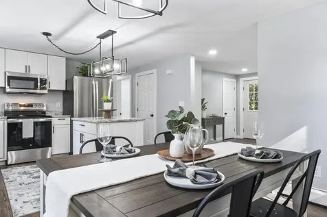 27 Ivanhoe Drive Topsham ME 04086