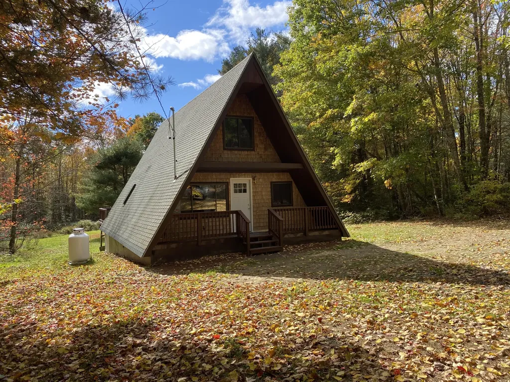 672 Stream Road Winterport ME 04496