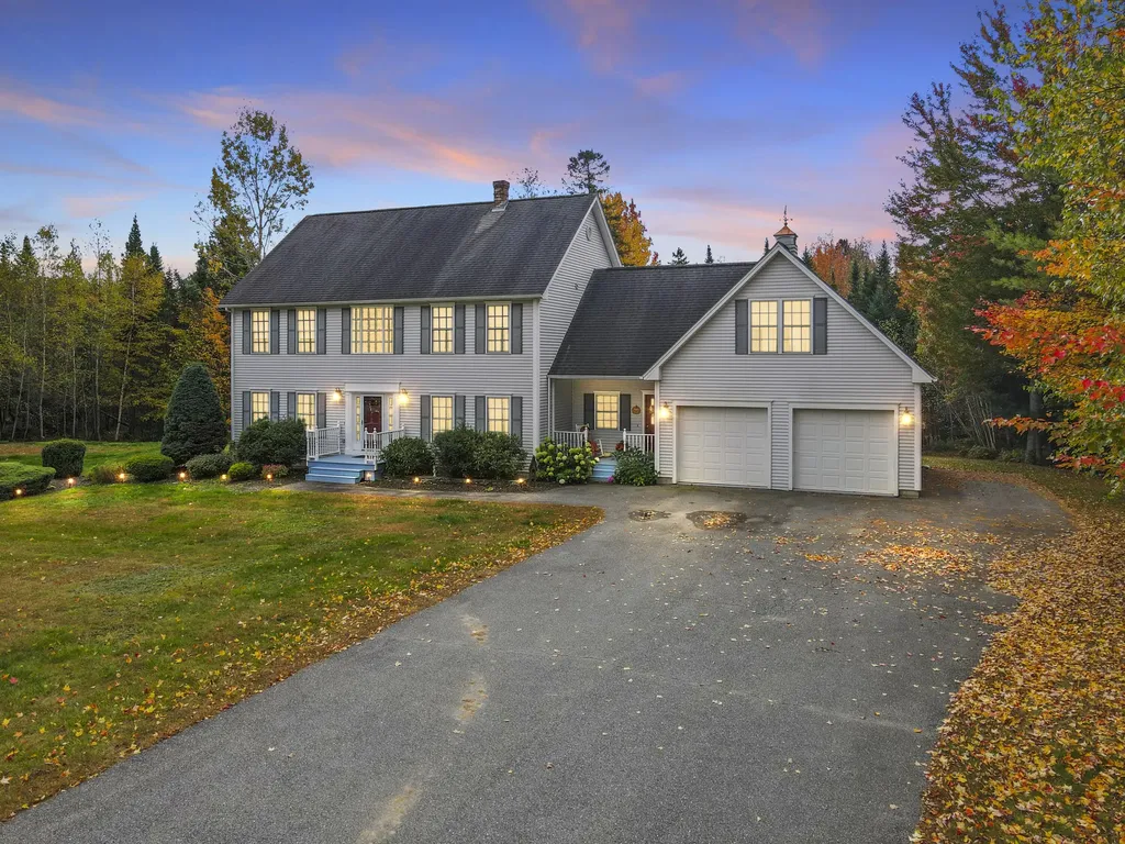 22 Ashley Avenue Glenburn ME 04401