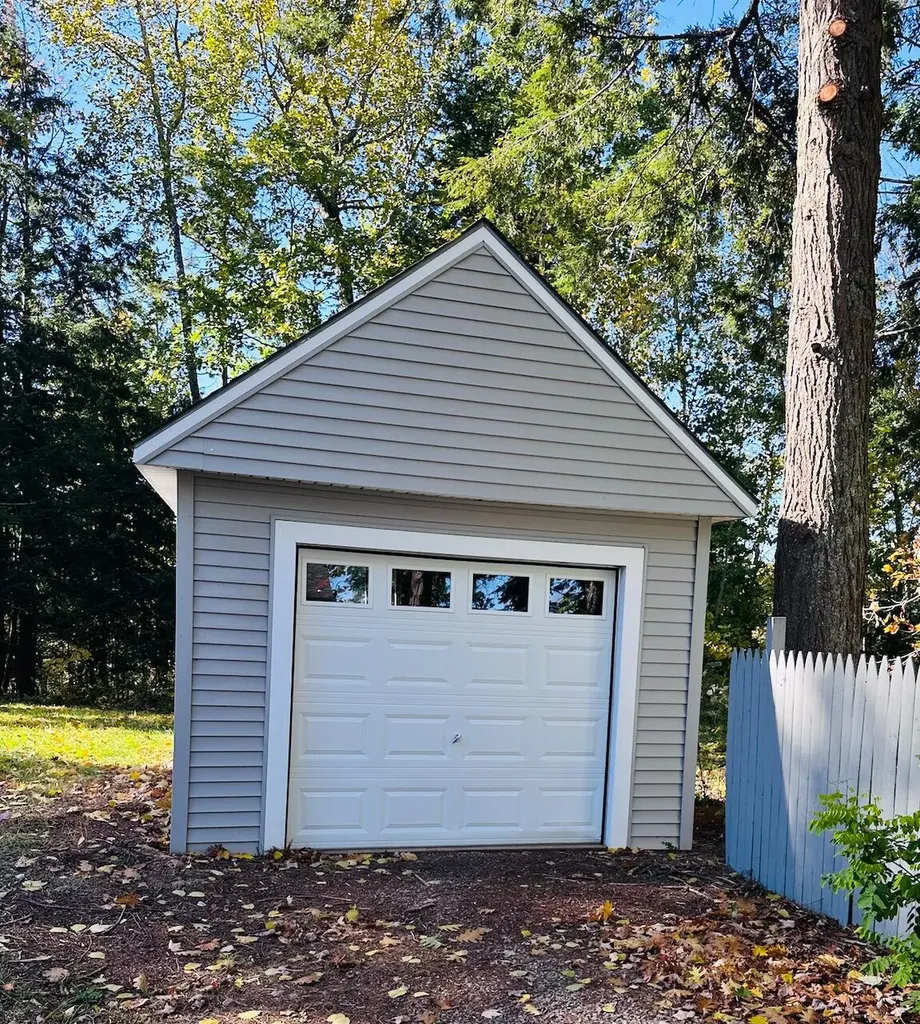 125 Fowlers Landing Road Hampden ME 04444
