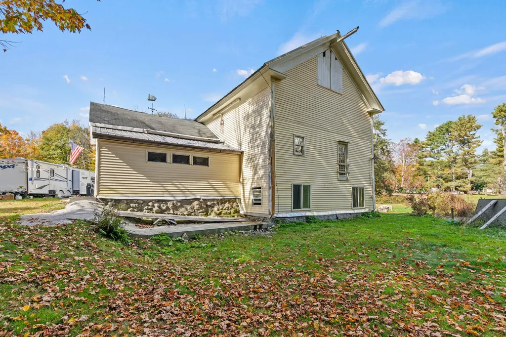 220 S High Street Bridgton ME 04009