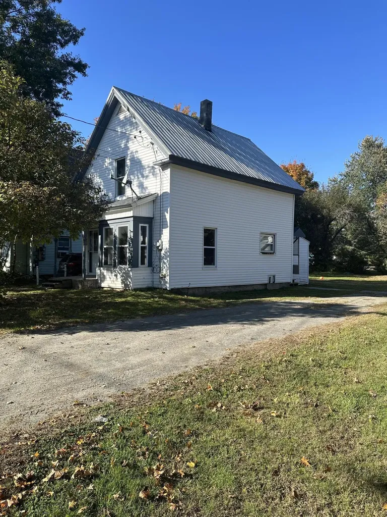5 Gray Street Madison ME 04950