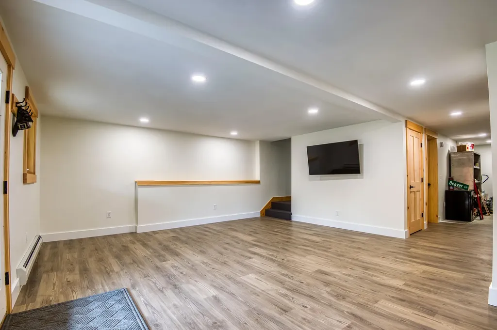 6 Beaver Lane Sandy River Plt ME 04970