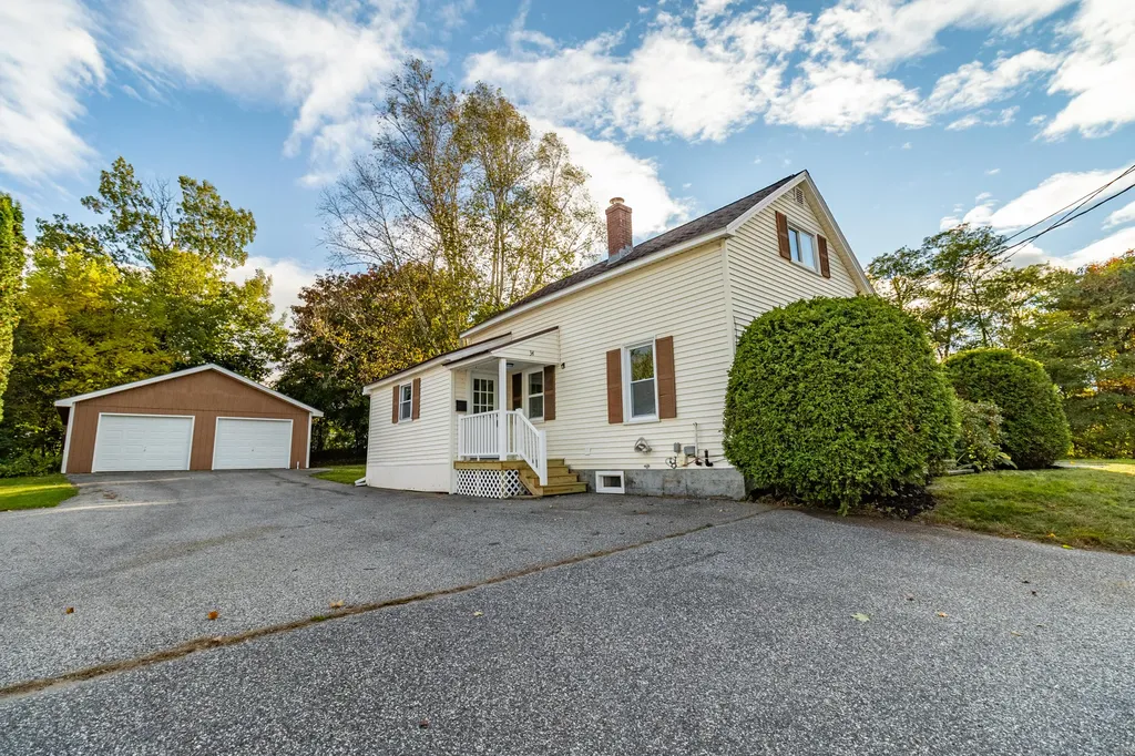 34 Flanders Street Auburn ME 04210