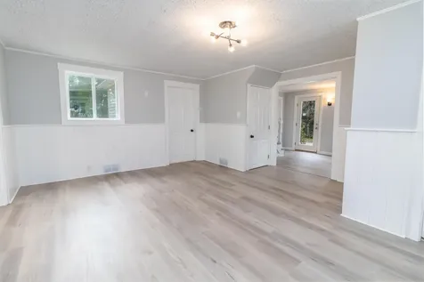 34 Flanders Street Auburn ME 04210