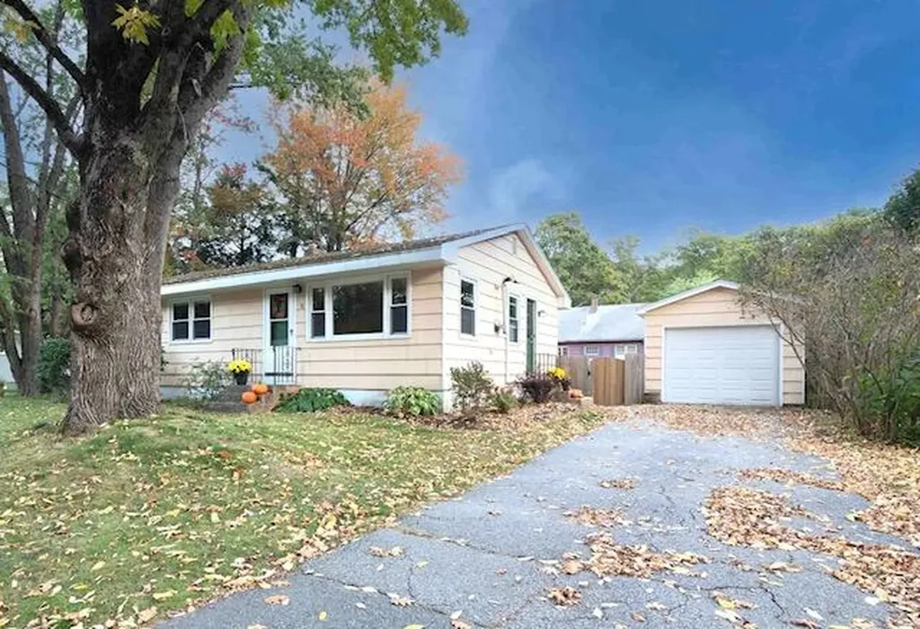 11 Williams Drive Topsham ME 04086
