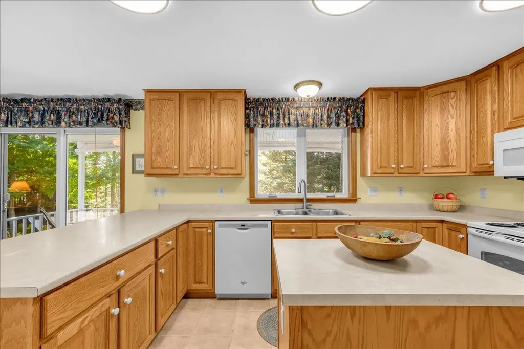 12 Evergreen Lane Surry ME 04684