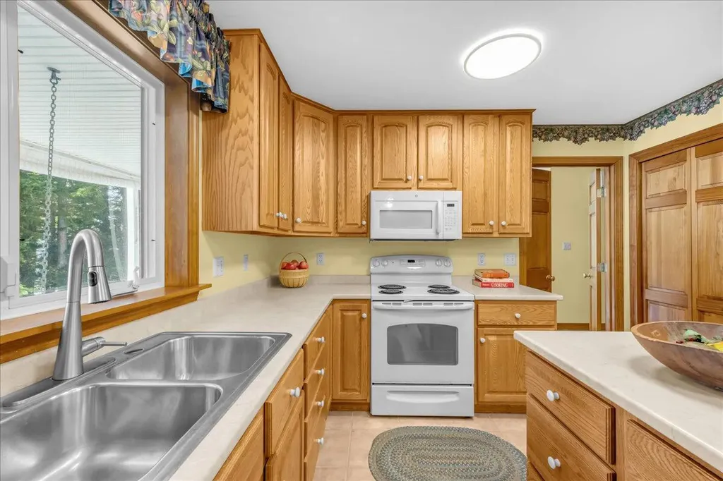 12 Evergreen Lane Surry ME 04684