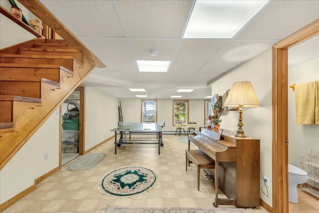 12 Evergreen Lane Surry ME 04684