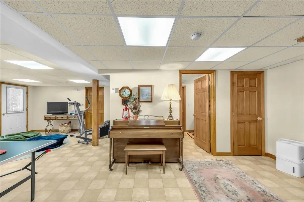 12 Evergreen Lane Surry ME 04684