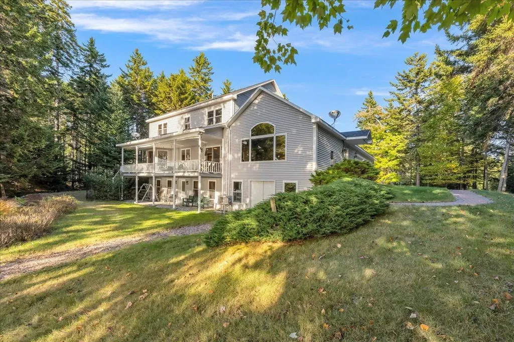 12 Evergreen Lane Surry ME 04684