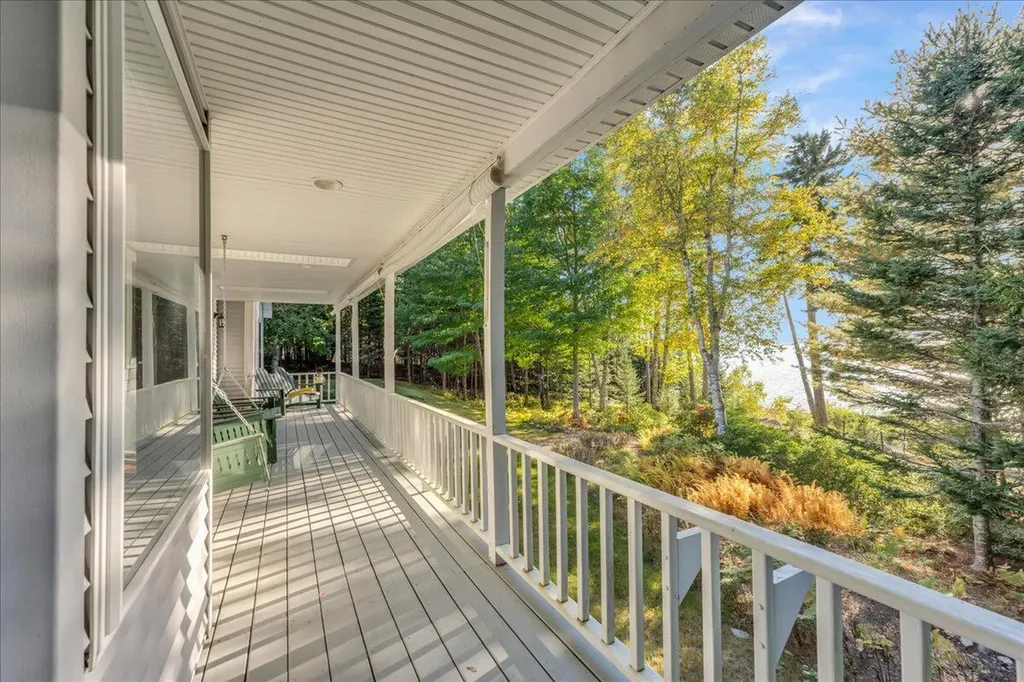 12 Evergreen Lane Surry ME 04684