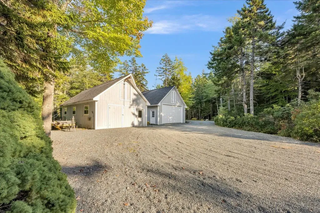 12 Evergreen Lane Surry ME 04684