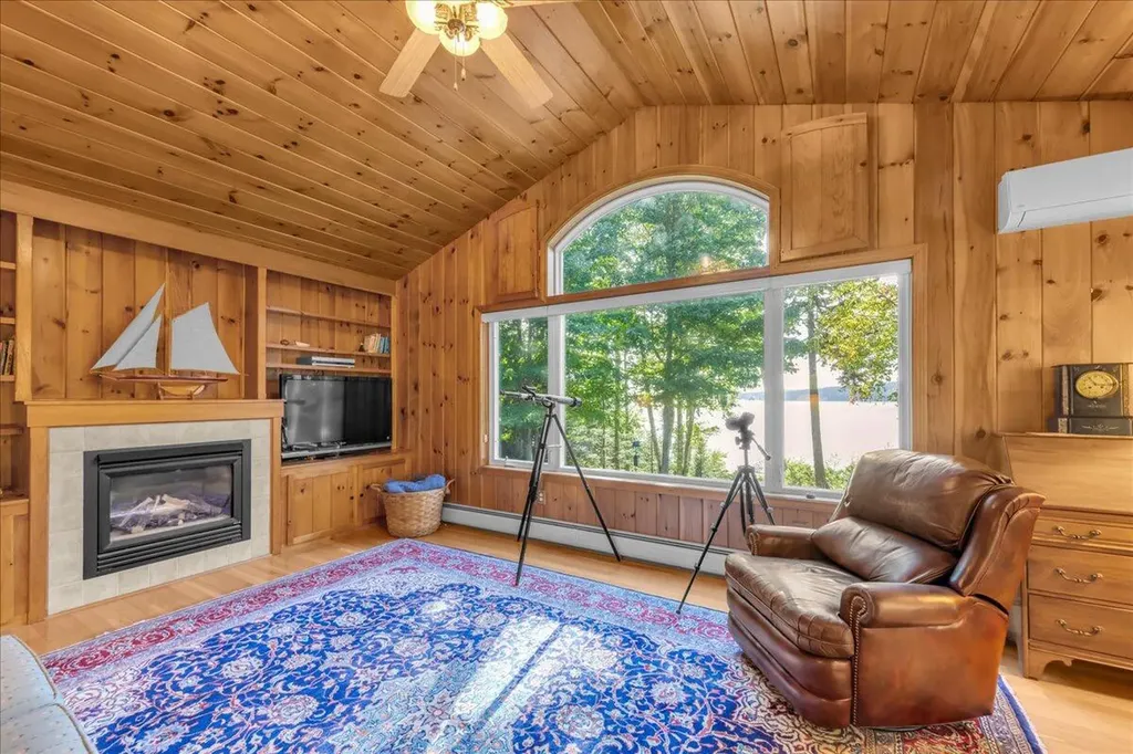 12 Evergreen Lane Surry ME 04684