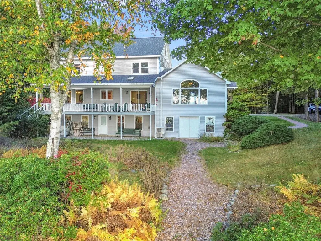 12 Evergreen Lane Surry ME 04684