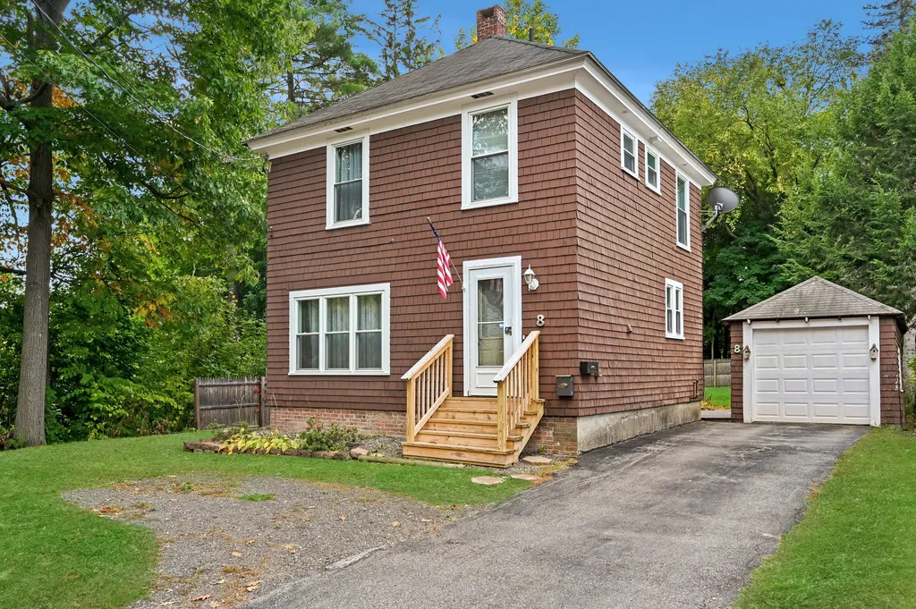 8 Manley Street Augusta ME 04330