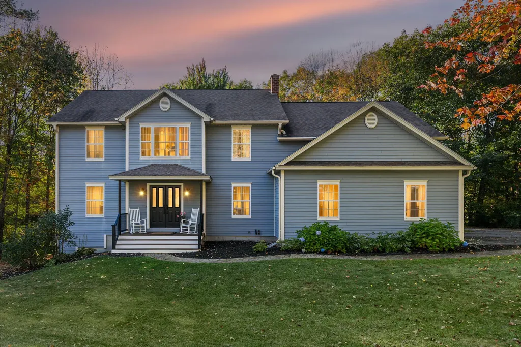 8 Infiniti Way Auburn ME 04210