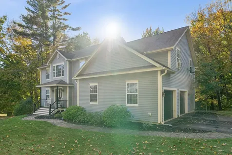 8 Infiniti Way Auburn ME 04210