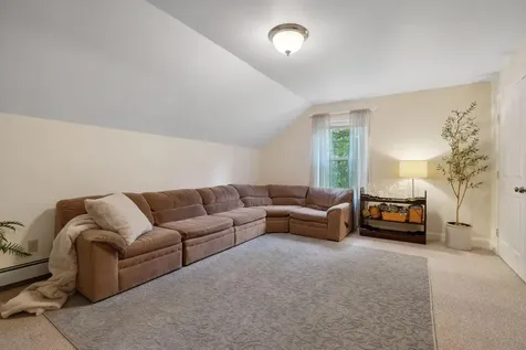 8 Infiniti Way Auburn ME 04210
