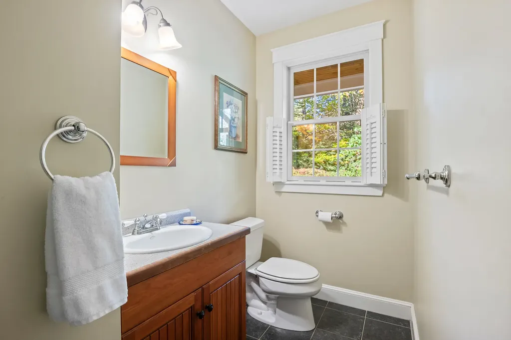 28 Archer Lane Cumberland ME 04021