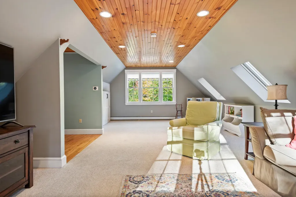 28 Archer Lane Cumberland ME 04021