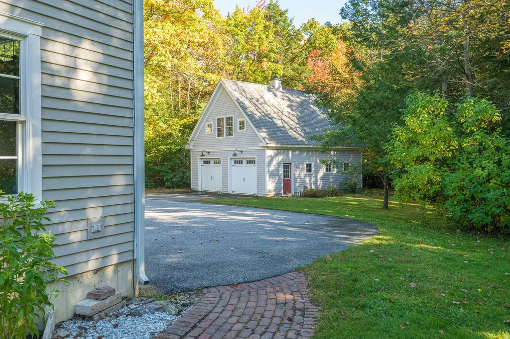 28 Archer Lane Cumberland ME 04021