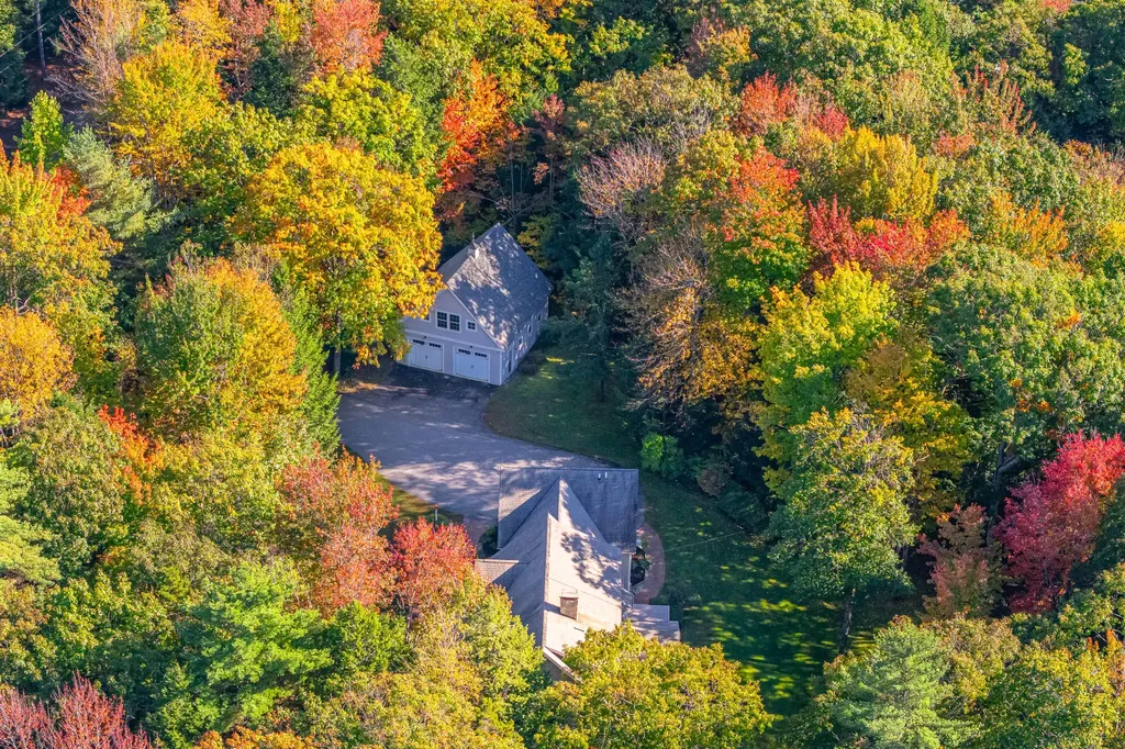 28 Archer Lane Cumberland ME 04021
