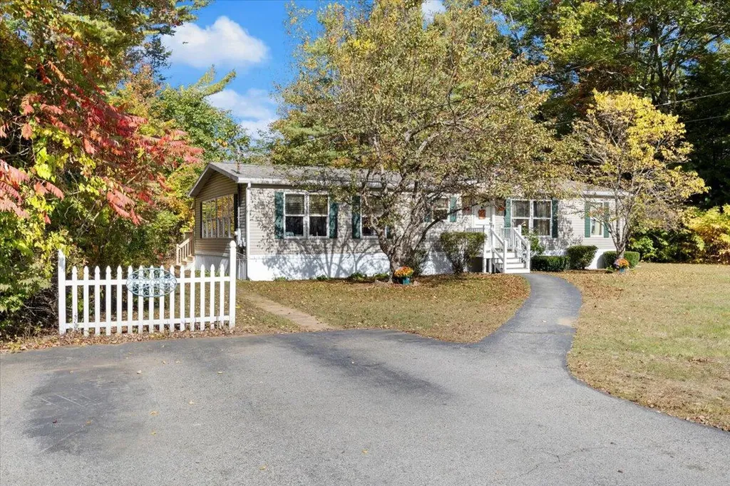 17 Moonstone Way Wells ME 04090
