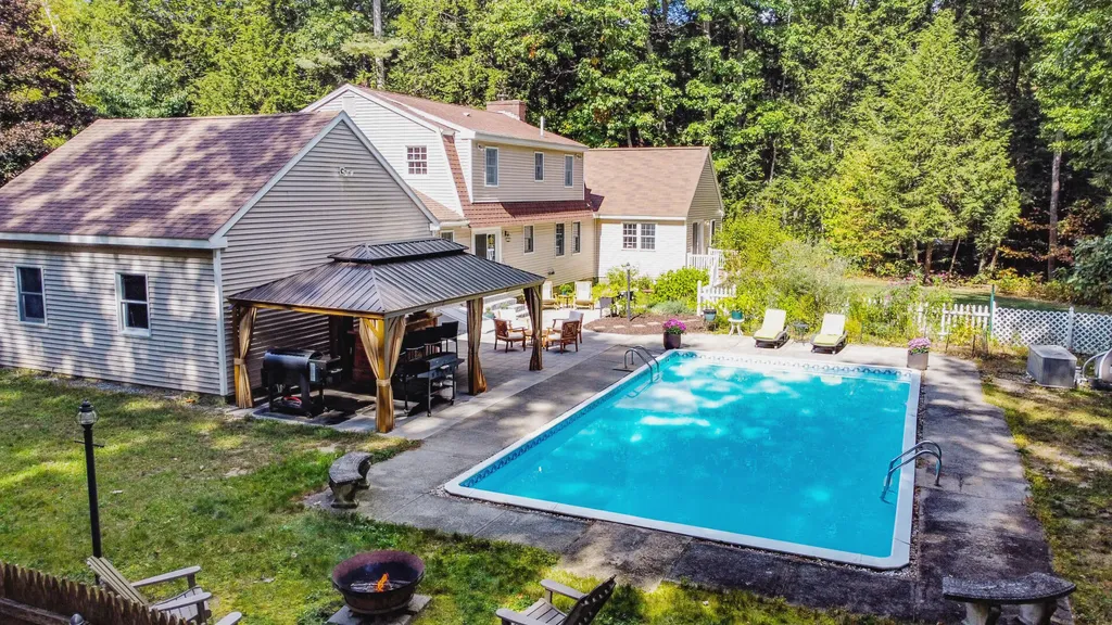11 Hillcrest Road Windham ME 04062