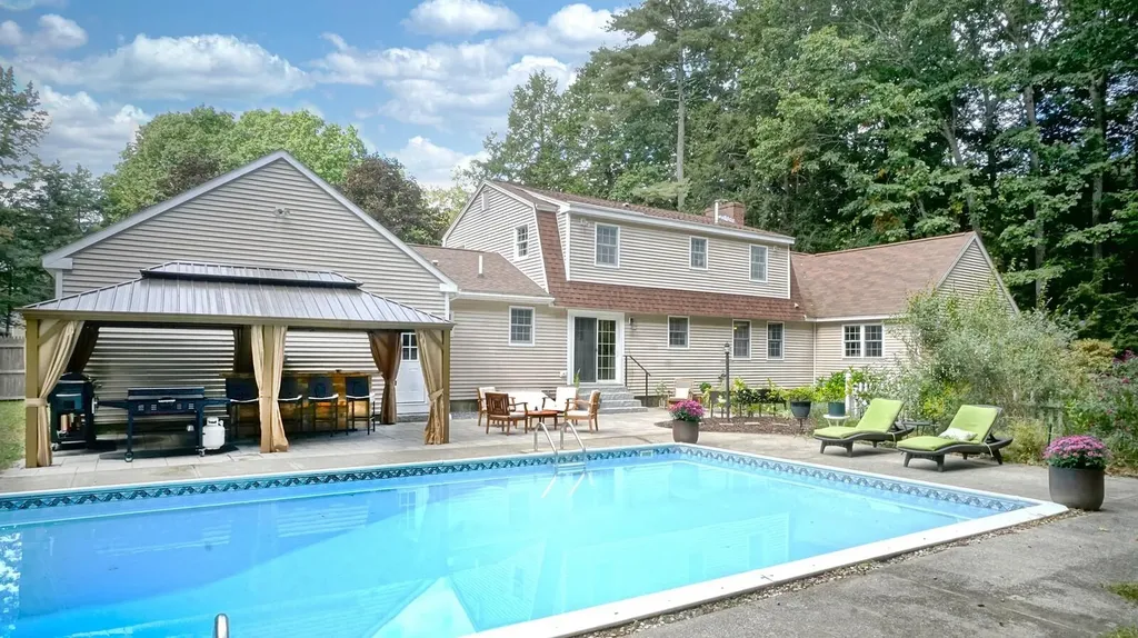11 Hillcrest Road Windham ME 04062