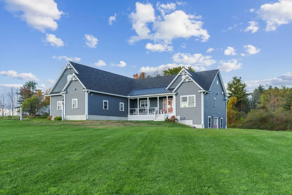 16 Dore Drive Gorham ME 04038