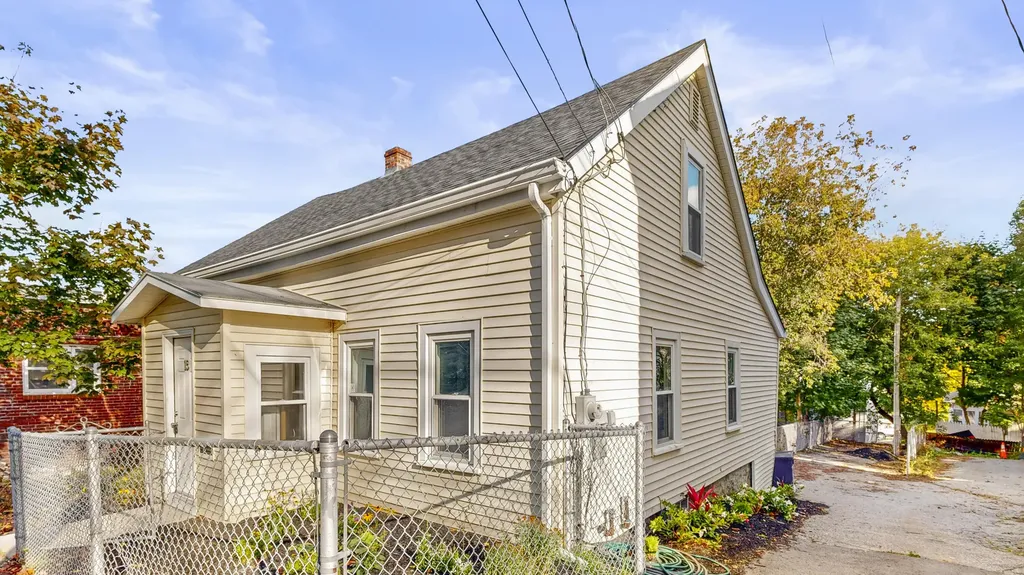 15 High Street Biddeford ME 04005