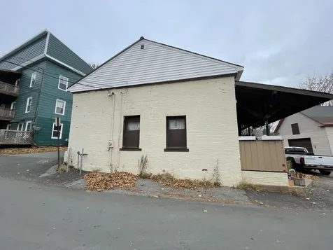 15 Veteran Court Waterville ME 04901