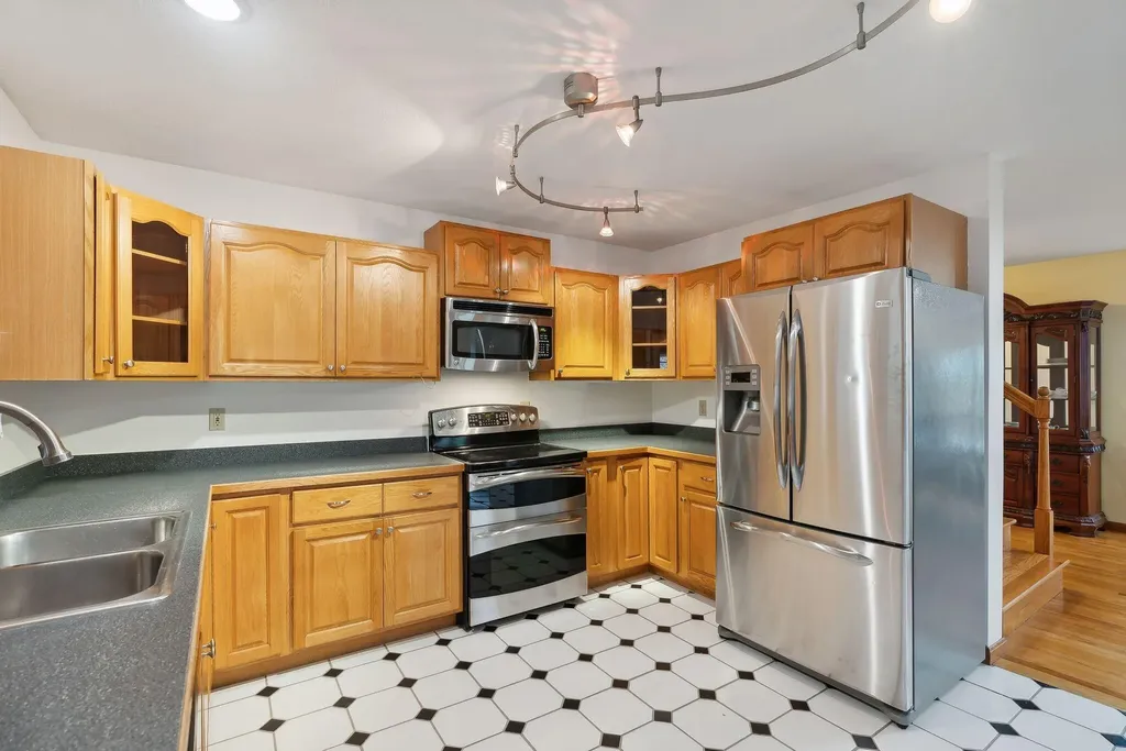 16 River View Drive Naples ME 04055