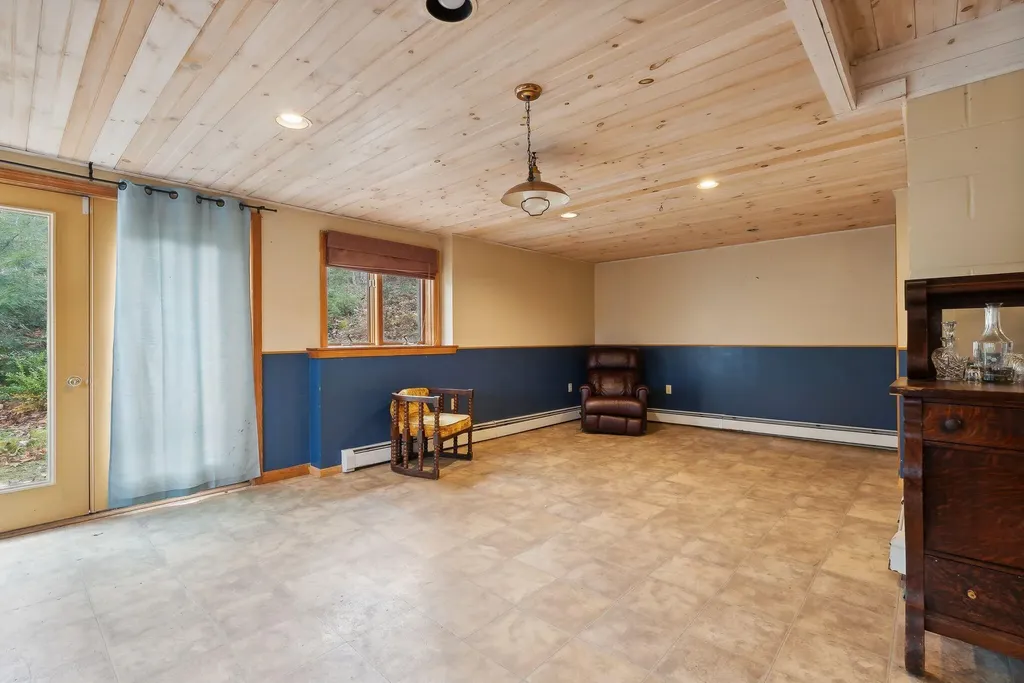 16 River View Drive Naples ME 04055