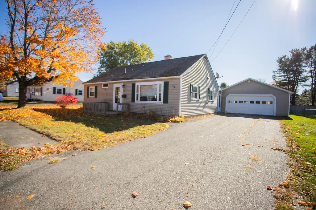 25 Sunbury Avenue Bangor ME 04401