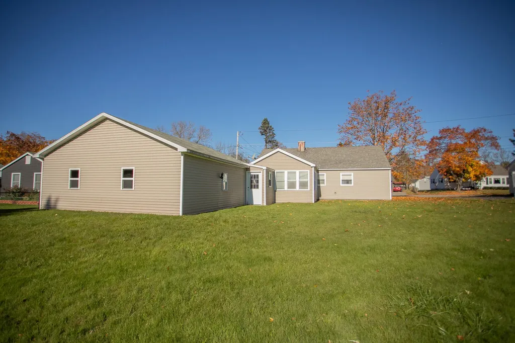 25 Sunbury Avenue Bangor ME 04401