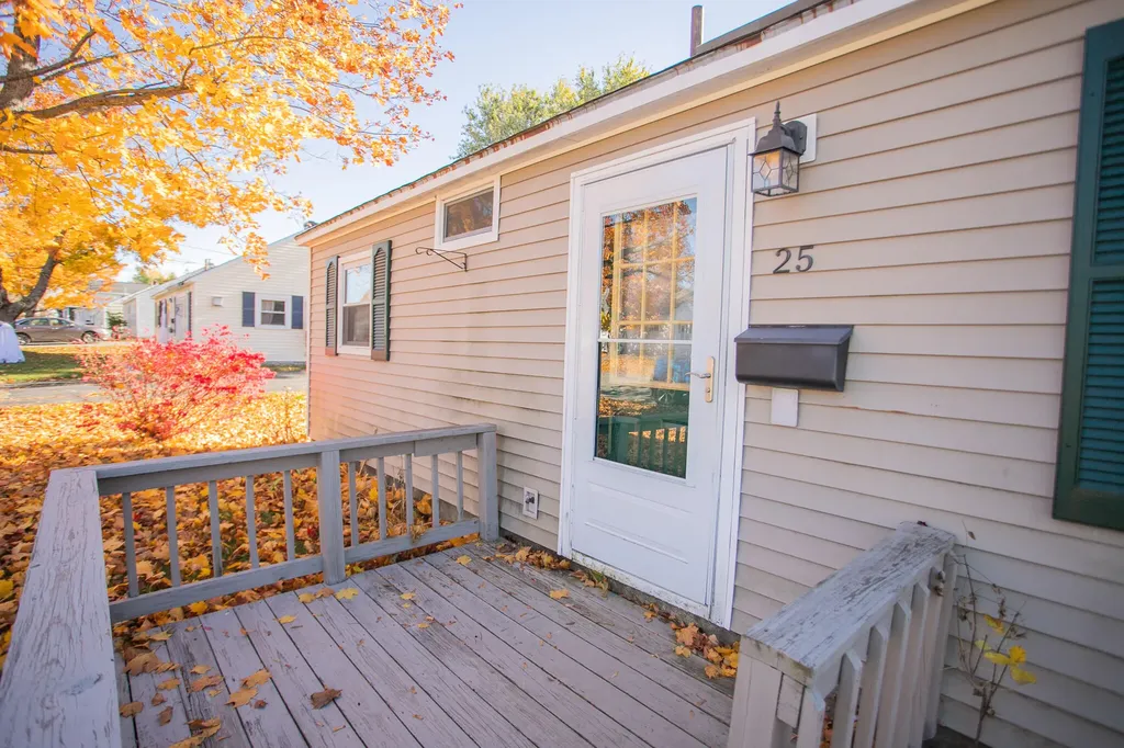 25 Sunbury Avenue Bangor ME 04401
