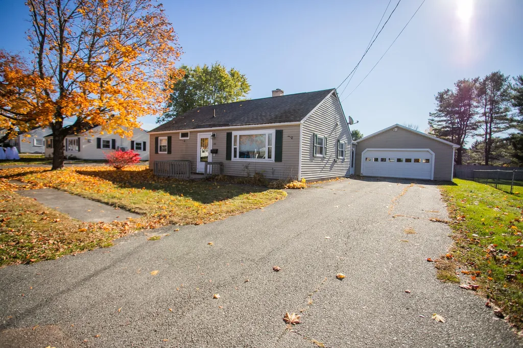 25 Sunbury Avenue Bangor ME 04401