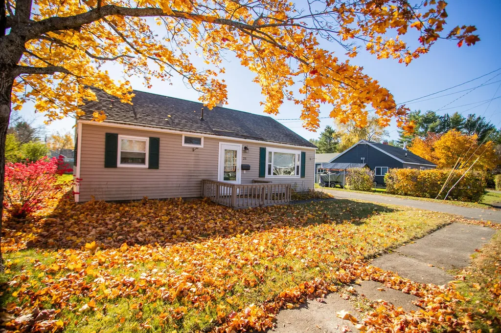 25 Sunbury Avenue Bangor ME 04401