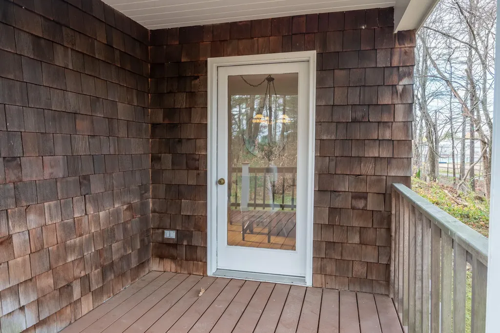 24 Shingle Way Portland ME 04103