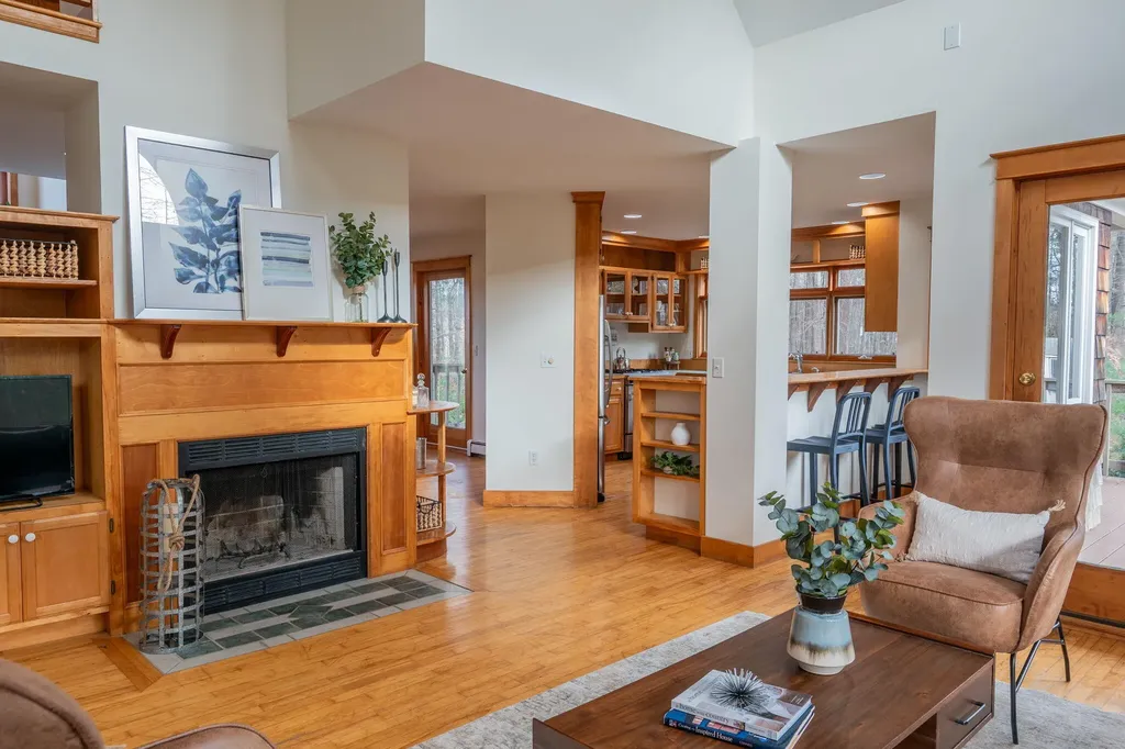 24 Shingle Way Portland ME 04103