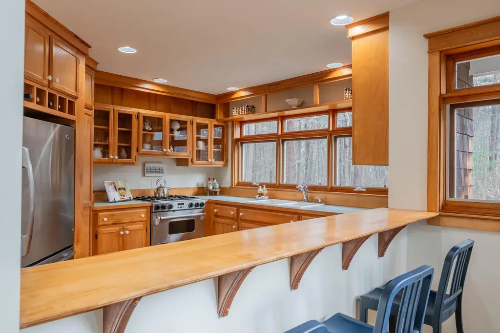24 Shingle Way Portland ME 04103
